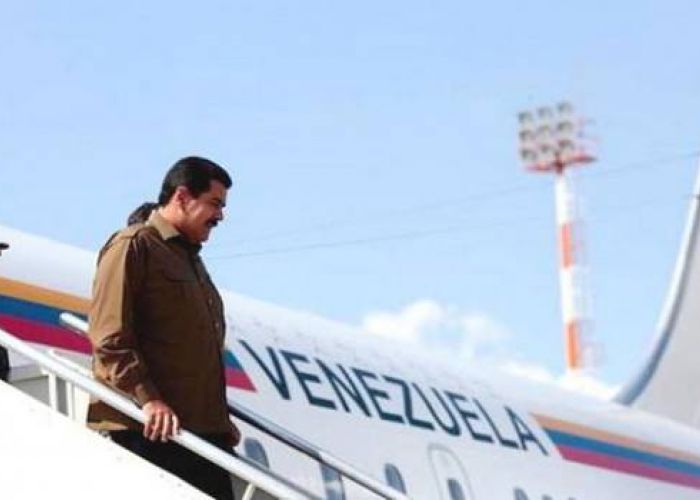 Le président vénézuélien Nicolas Maduro fait une escale technique à Alger