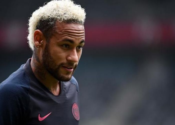  Football: le PSG refuse une offre du Real pour le transfert de Neymar