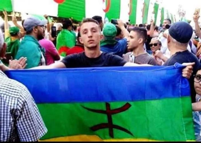 Le jeune poète du Hirak, Mohamed Tajadit remis en liberté