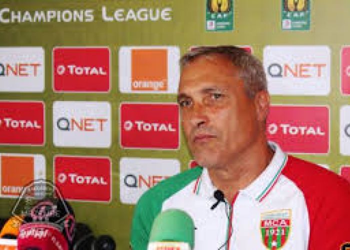 MC Alger : Casoni limogé, tiraillements entre les responsables du Doyen, des turbulences en vue