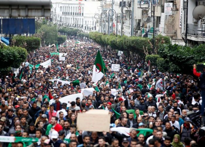  Contribution : Scénario pour une sortie de crise : Save our Algeria