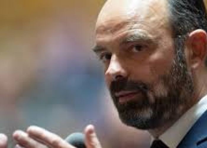  Algérie-France : Edouard Philippe prend langue avec Abdelaziz Djerad; présente ses félicitations