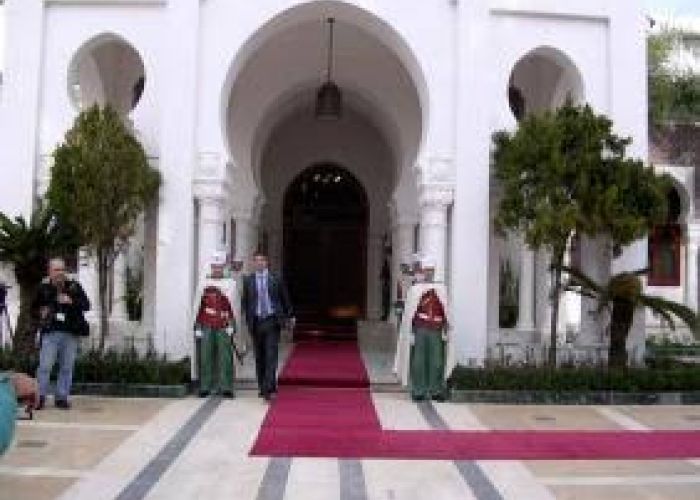  Le président Tebboune limoge le directeur de la presse et de la communication et nomme d’autres cadres à la Présidence