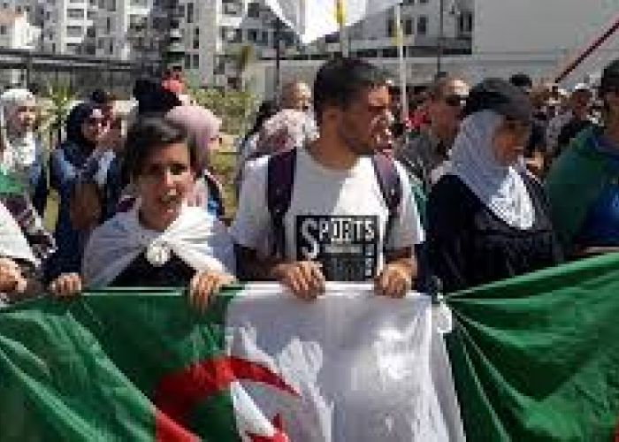  Des centaines d’étudiants dans les rues d’Alger pour le 43ème mardi de protesta 