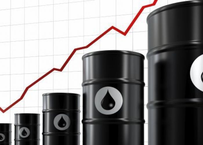 Pétrole: le Brent s'approche des 63 dollars jeudi à Londres