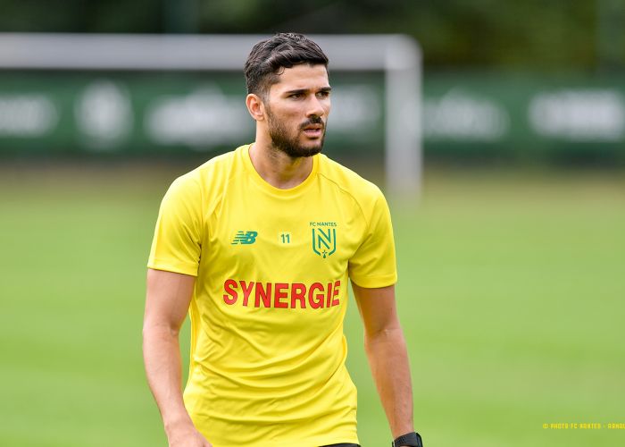 Covid-19 : L'Algérien sociétaire du club français FC Nantes, Mehdi Abeid testé positif 