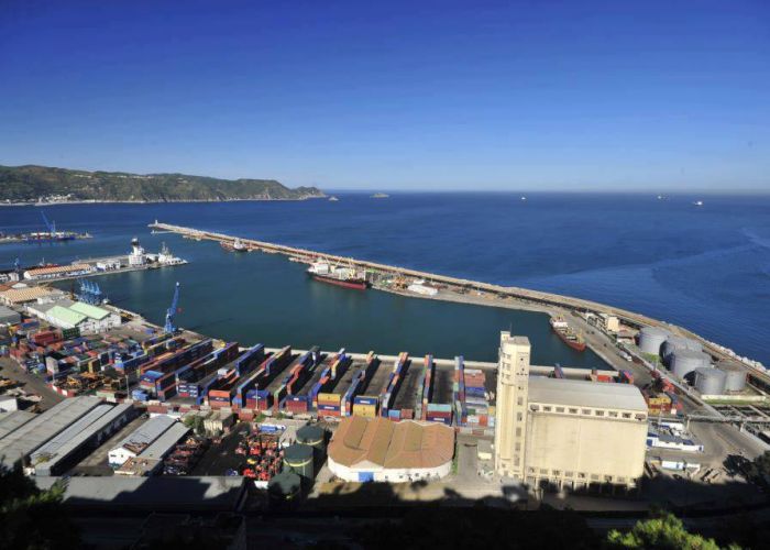  Port de Skikda : Déplacement des produits dangereux appartenant au groupe ETRHB Haddad stockés vers un lieu "sécurisé" 