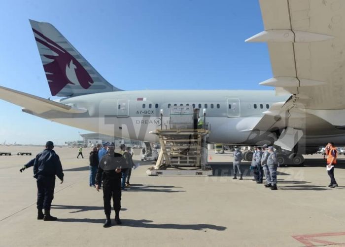 Convid-19: arrivée à l'aéroport Houari Boumediene de la première cargaison du vaccin AstraZeneca