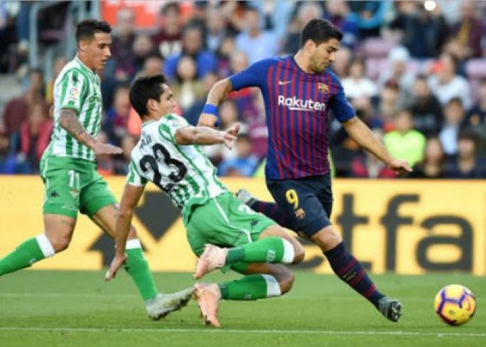  Un somptueux derby andalou pour une reprise : la Liga et Messi rechaussent les crampons