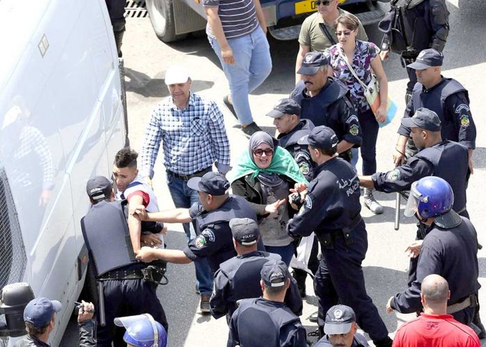 Hirak : 44 personnes arrêtées vendredi ont été placées sous mandat de dépôt 