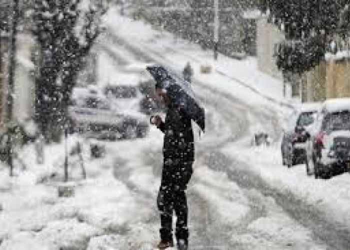 Alerte météo : Neige sur les reliefs dépassant les 900 mètres d'altitude et jusqu'à 50 mm de pluie au Centre et à l'Est du pays