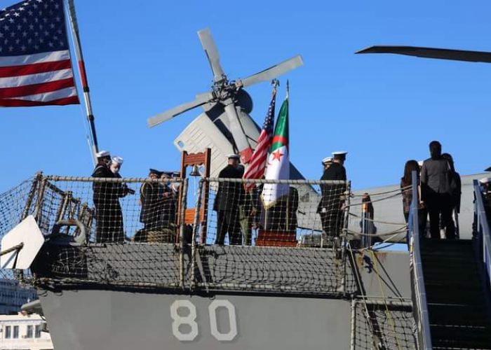 Le navire militaire américain USS Roosevelt fait escale au port d'Alger