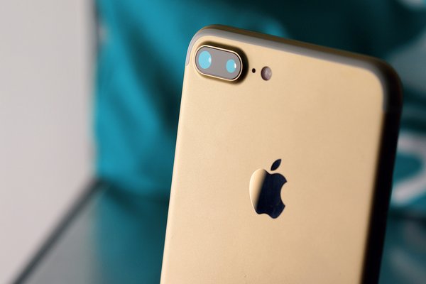 iPhone 8 : la recharge sans fil se précise