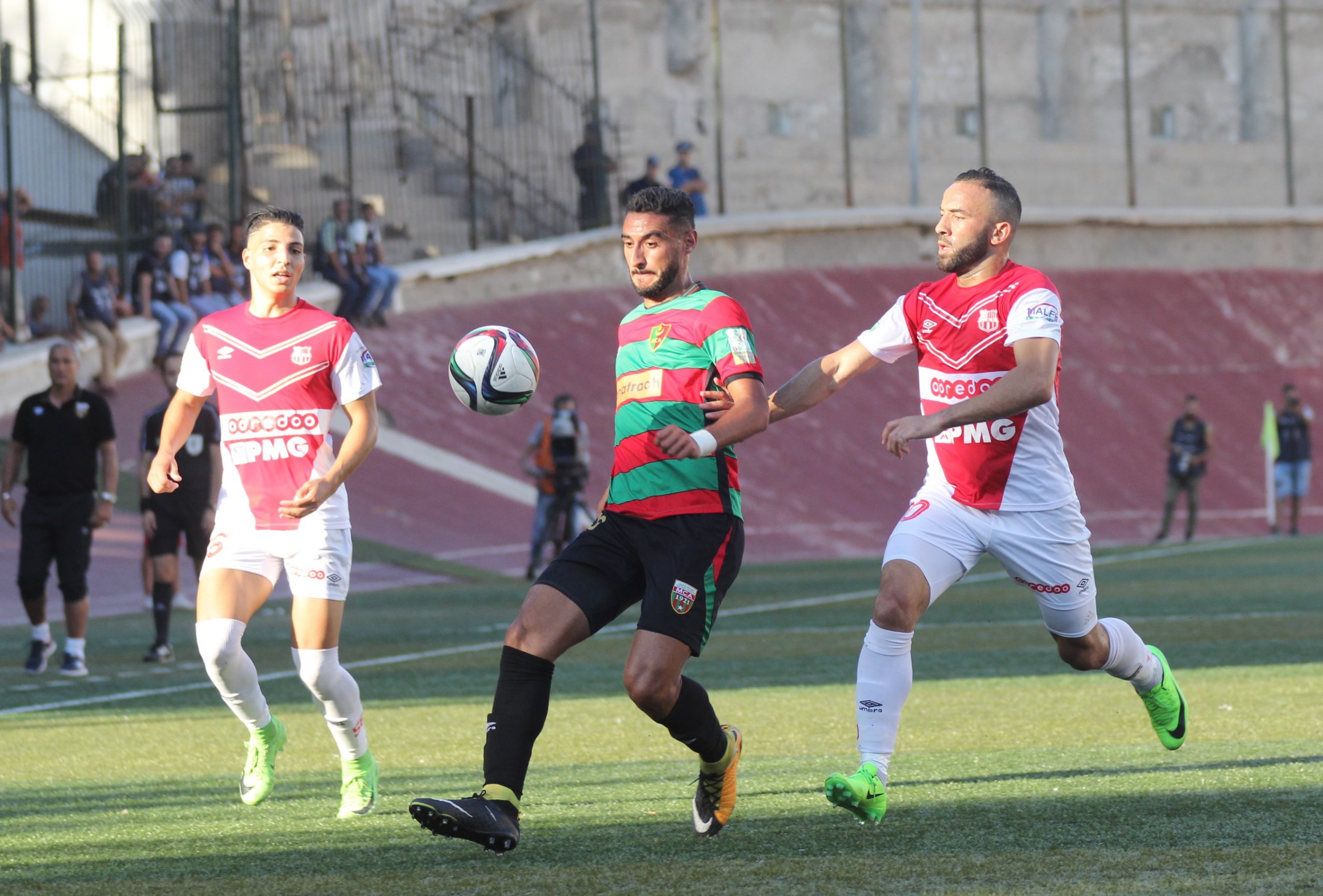 L e championnat national de ligue1 semble tourner à un mauvais Vaudeville