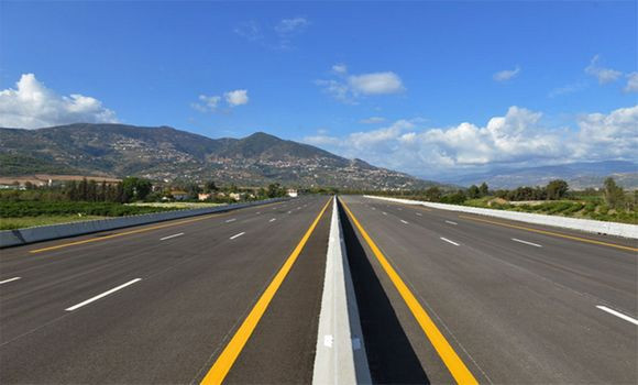 L'autoroute Est-Ouest sera fermée vendredi à El-Kadiria (Bouira) de 12h à 13h30 en raison des travaux