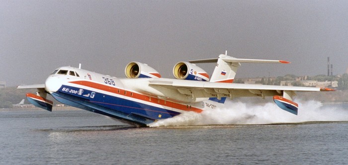 Incendies de forêts : L'Algérie va acquérir quatre avions bombardiers d'eau de type BERIEV-200