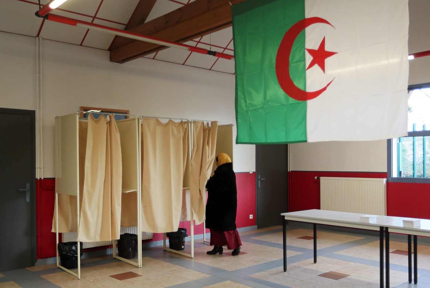 Législatives: début des opérations de vote dans l'émigration