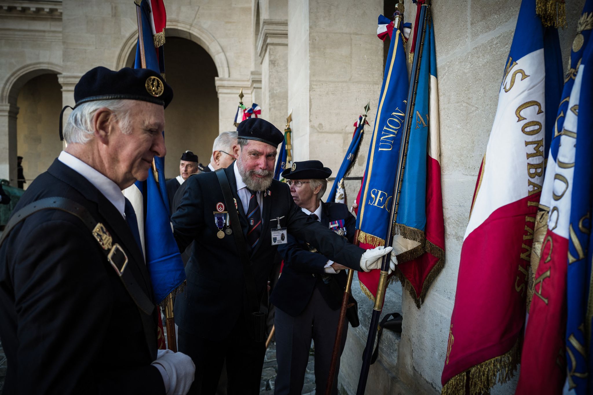 La France fait sa rédemption intra-muros : une demande de pardon à l‘adresse des harkis, assortie d’une réparation à 2000-15000 euros