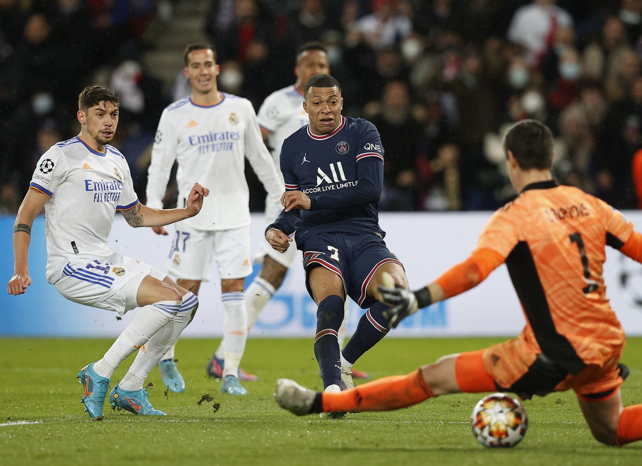 1/8e de finale de la champons’ League (Aller) : un grand PSG mate le REAL ; Man City cartonne le Sporting Lisbonne