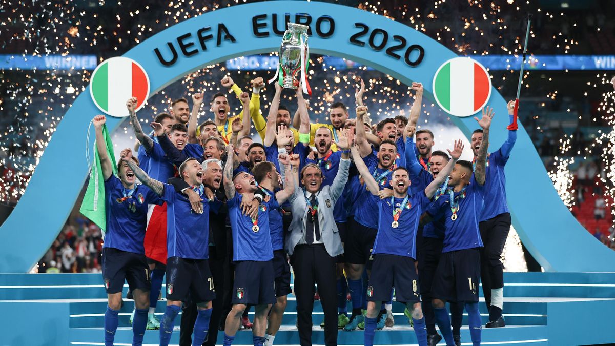 Euro 2020 : l’Italie dame le pion à l’Angleterre aux TAB (3-2), rafle le trophée et ouvre un boulevard à Messi pour le Ballon d’or 2021