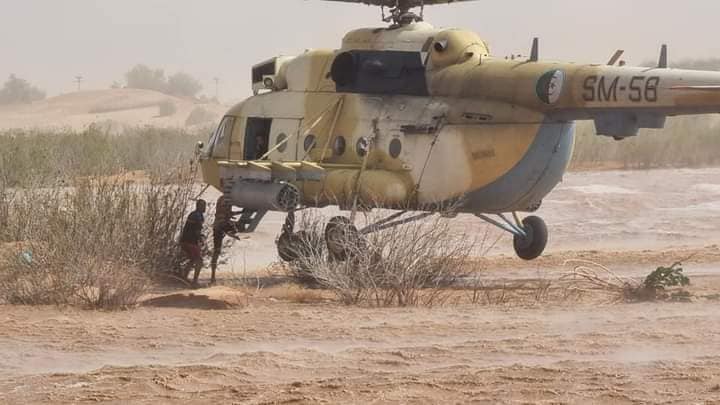 Crue d'Oueds à Illizi : Intervention d'un hélicoptère de l'armée pour secourir deux personnes (Vidéo)