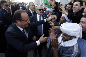 Hollande de retour à Alger