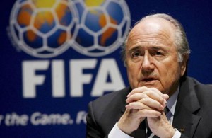 Blatter jette l’éponge et annonce un congrès extraordinaire entre décembre 2015 et mars 2016